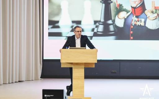 Советник Министра обороны РФ Андрей Ильницкий выступил с лекцией перед сотрудниками «Авангарда»