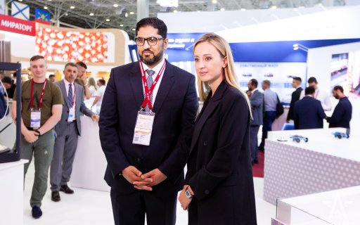 Посол Объединенных Арабских Эмиратов в России Мохаммад Ахмад Альджабер посетил стенд «Авангарда» на форуме «Армия – 2022»