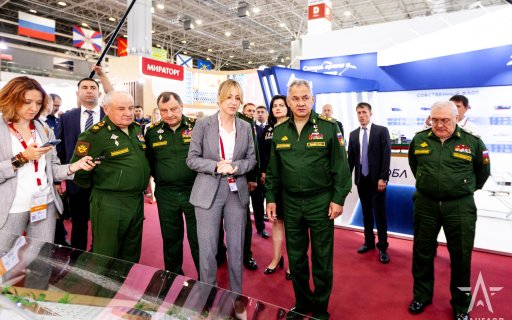 Стенд «Авангарда» на форуме «Армия – 2022» посетил министр обороны РФ Сергей Шойгу