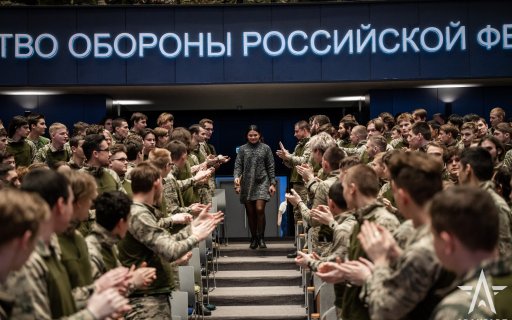 С курсантами «Авангарда» встретилась Ксения Шойгу 