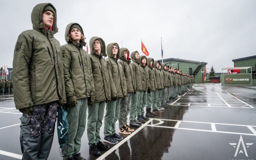 Московские школьники на пять дней стали курсантами «Авангарда»