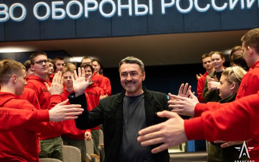 Курсанты посмотрели фильм «На солнце, вдоль рядов кукурузы» и обсудили его со сценаристом Алексеем Гравицким и актером Денисом Назаренко